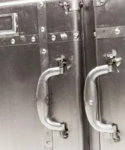 Kare Design Buster Lkaappi, 2 Ovea -Huonekalu kauppa komoda na kolkach buster 81x60 cm srebrna 6