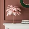 Kare Design Feather Palm Pöytävalaisin Pinkki 60cm -Huonekalu kauppa lampa stolowa palma rozowa strusie piora 60 cm podstawa zlota 7