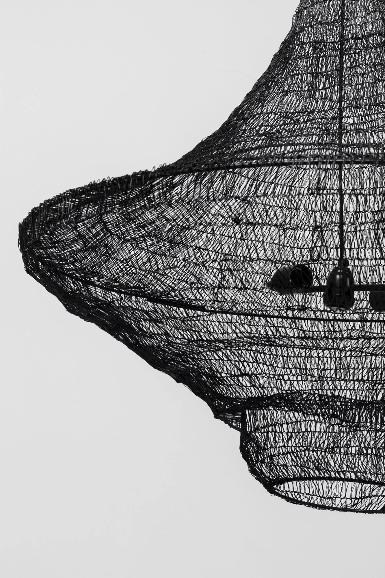 Kare Design Cocoon Pöytävalaisin, Musta Ø89cm 8 Kare Design Cocoon Pöytävalaisin, Musta Ø89cm - Image 6