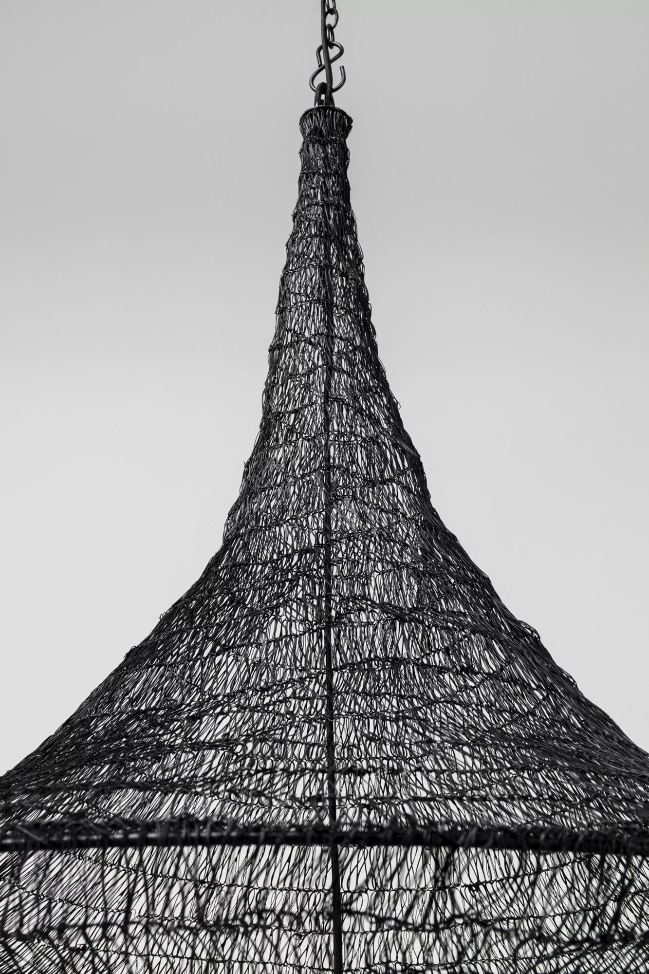 Kare Design Cocoon Pöytävalaisin, Musta Ø89cm 9 Kare Design Cocoon Pöytävalaisin, Musta Ø89cm - Image 7